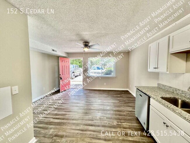 Building Photo - 152 S Cedar Ln