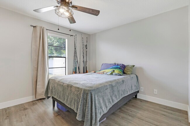 Building Photo - 108 Greenbriar Dr