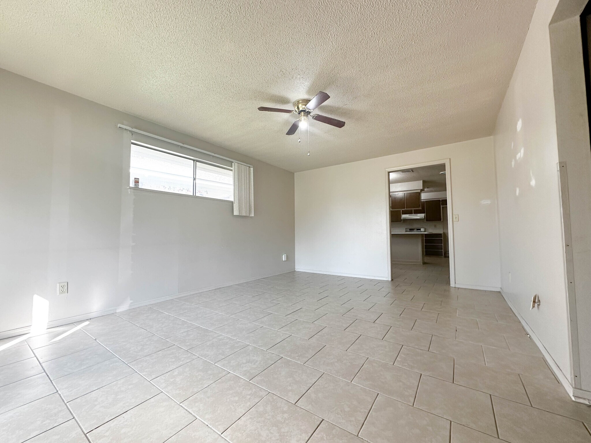 Building Photo - 4112 Mason Dr
