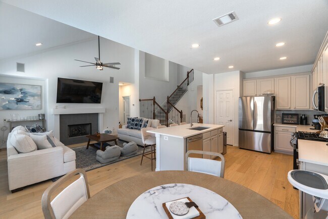 Building Photo - 135 S Rocky Point Cir