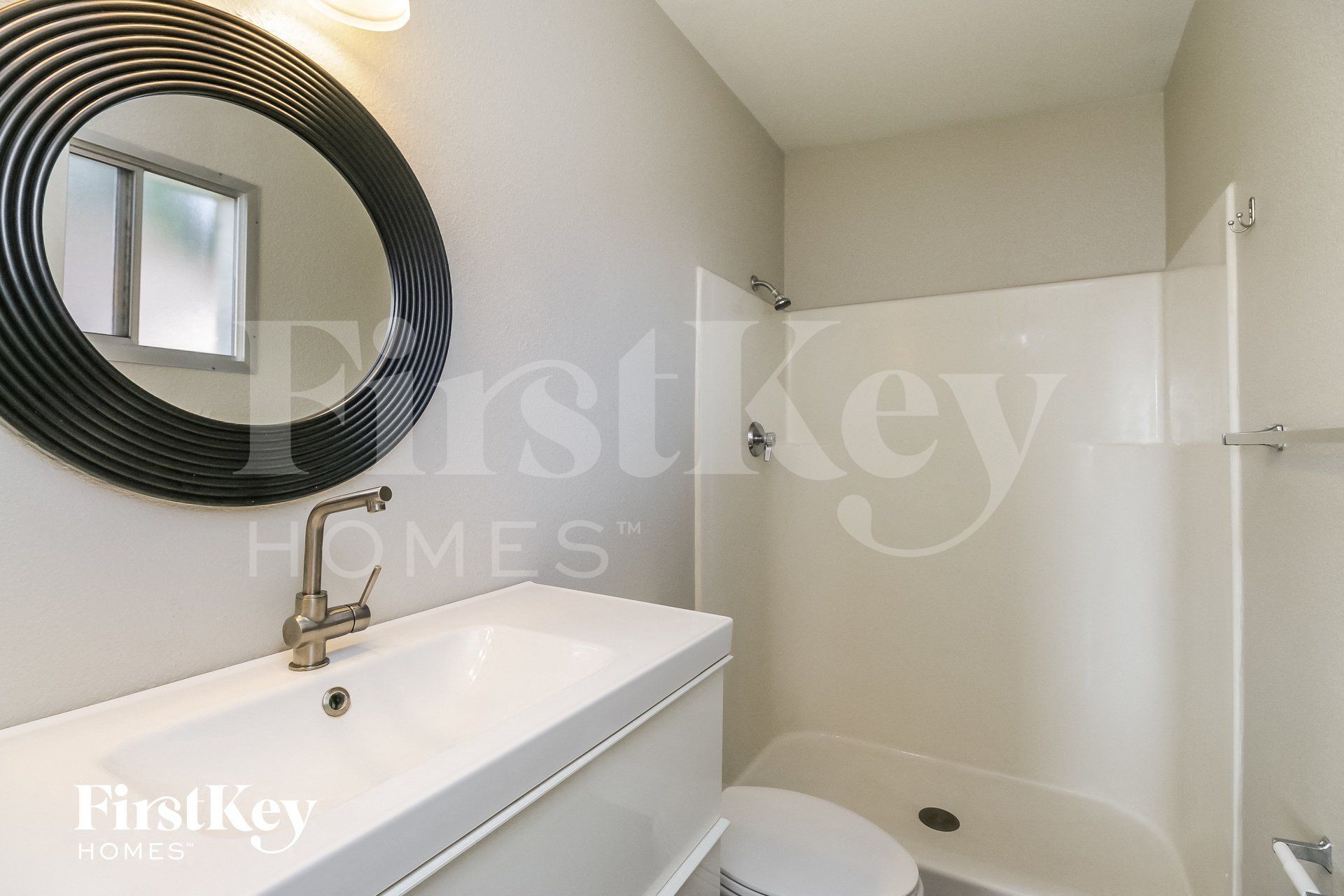 Building Photo - 339 W Santa Cruz Dr