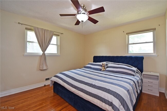 Building Photo - 37 E Meadowlawn Blvd