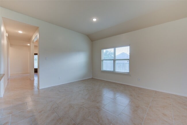 Building Photo - 734 Mill Spring Ct
