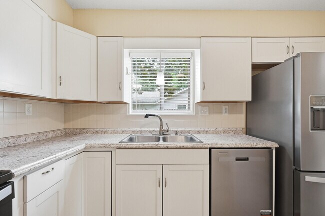 Building Photo - 644 Caribbean Way