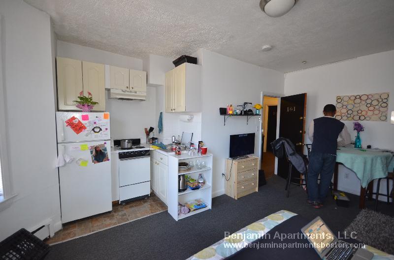 Building Photo - 28 S Huntington Ave