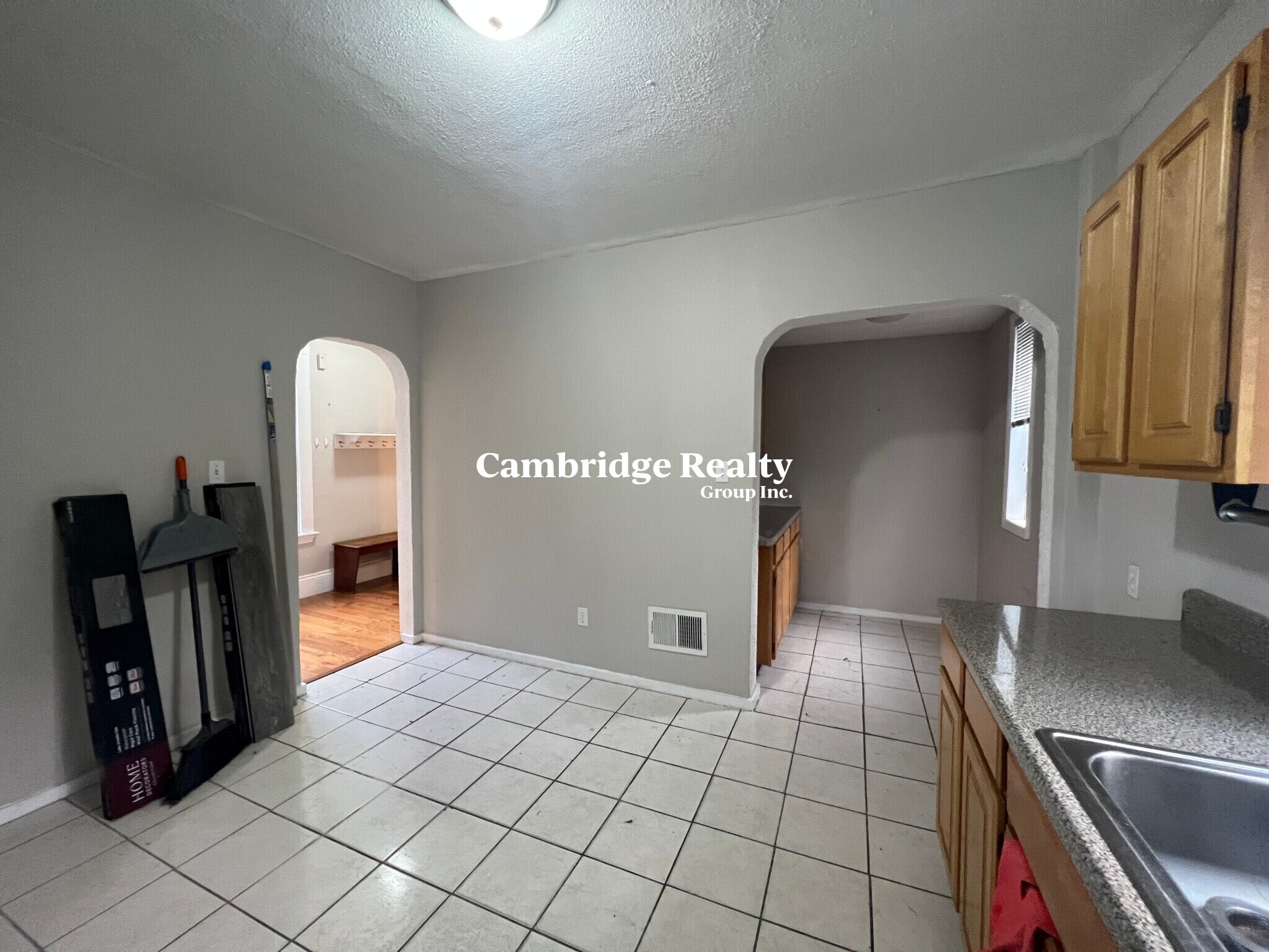 Building Photo - 15 Hudson St