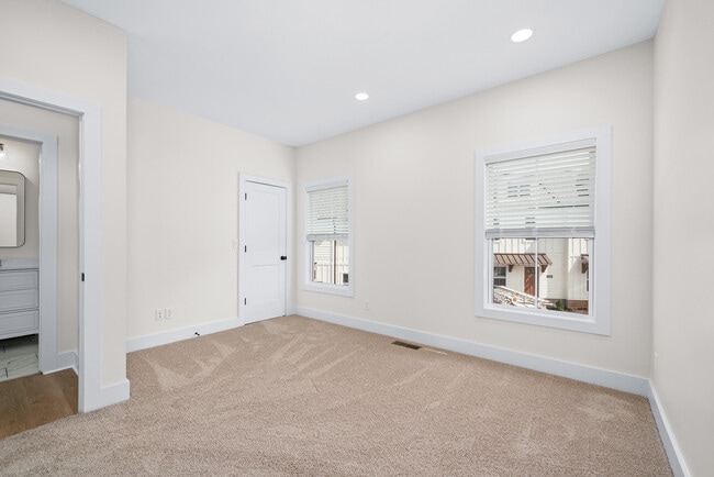 Building Photo - 1431 Spring Pointe Ln