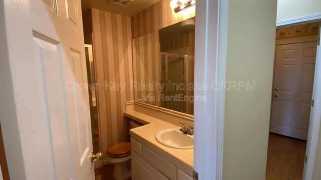 Building Photo - 1367 Gwerder St