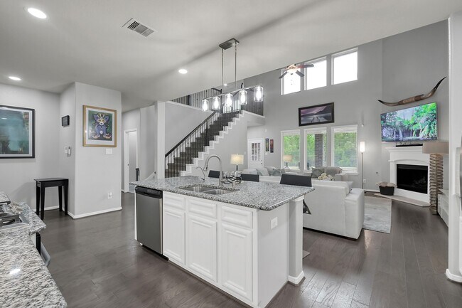 Building Photo - 24542 Grayson Falls Ln