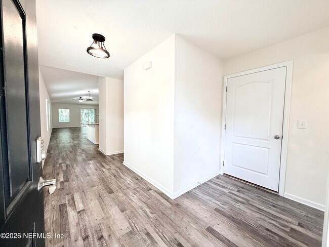 Building Photo - 7838 Meadow Walk Ln
