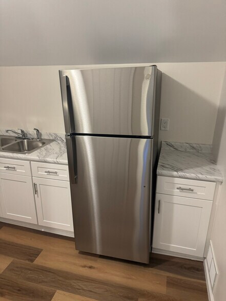 Building Photo - 105 Carlisle St