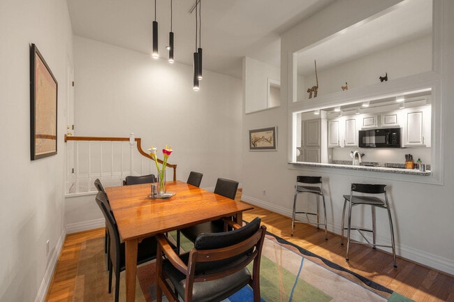 Building Photo - 225 Riverside Dr