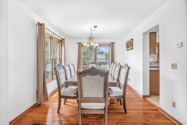Building Photo - 5207 Sunmeadow Dr