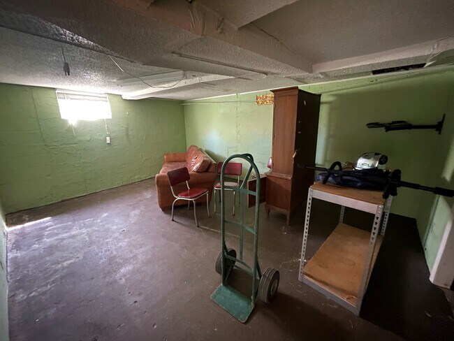 Building Photo - 9 Winston Ave