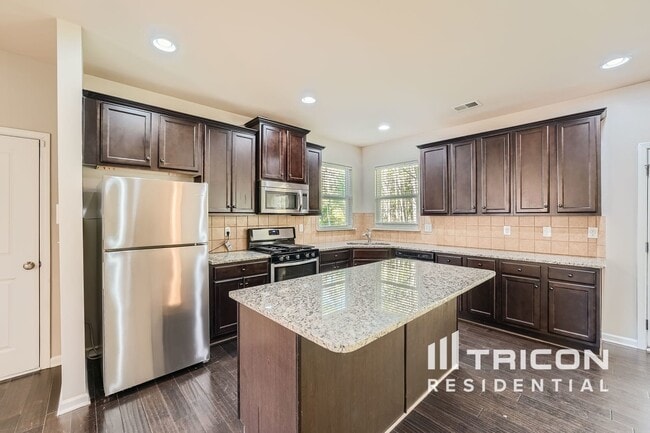 Building Photo - 4050 Tarnwood Pl