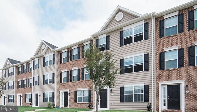 Primary Photo - 116 Breezewood Dr