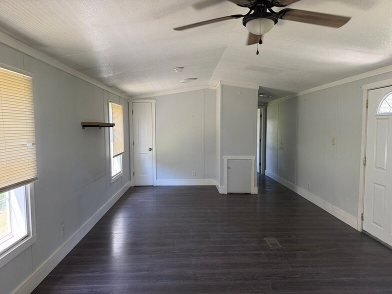 Building Photo - 1486 Nadenbousch Ln