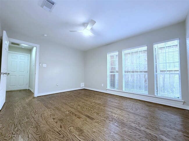 Building Photo - 1963 Peden St