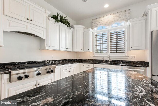 Building Photo - 8319 Quarry Manor Terrace