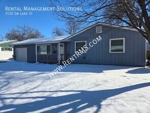 Building Photo - 3130 SW Lane St