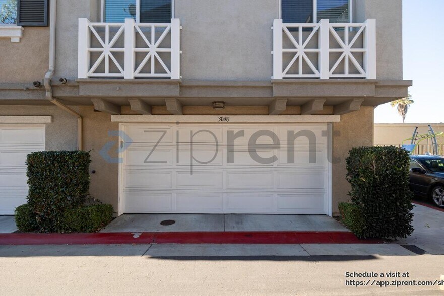 Building Photo - 3048 Beachwood Blf Wy