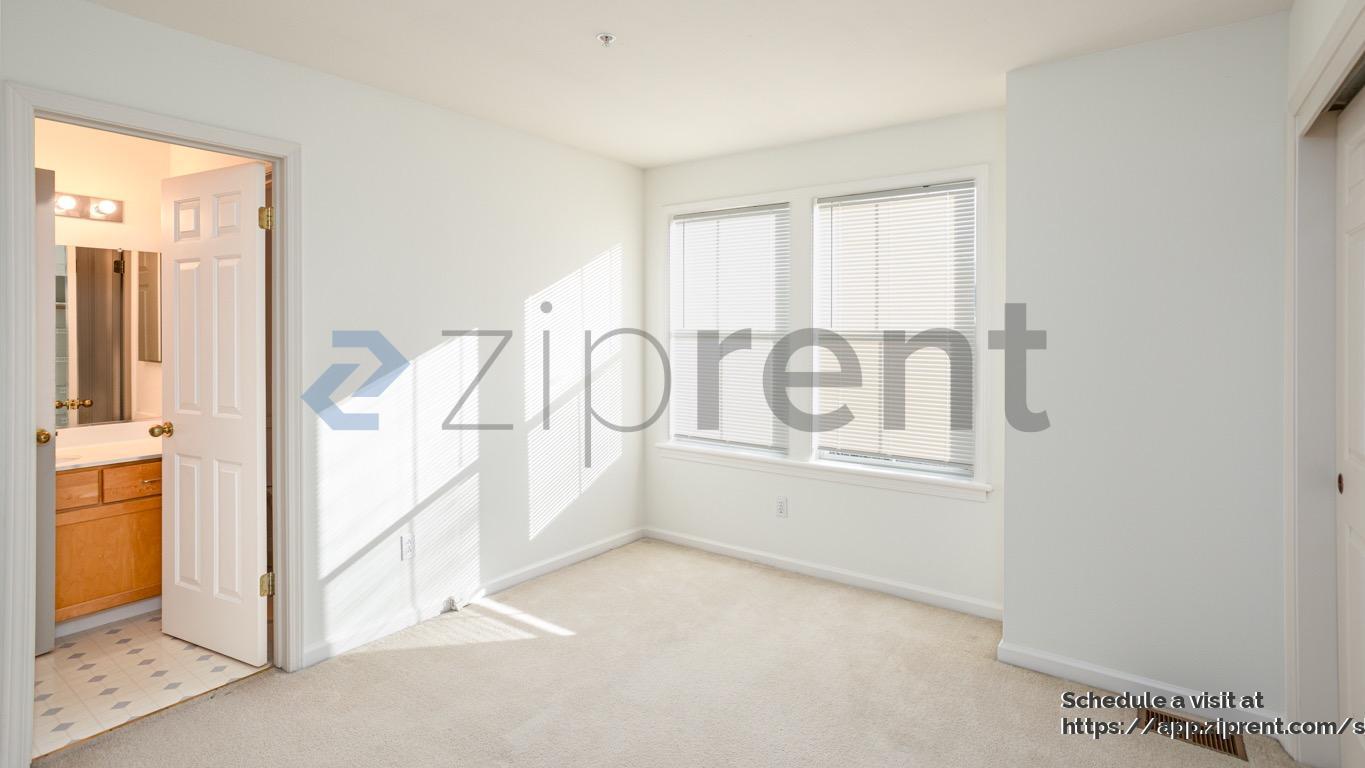 Building Photo - 5 Chester Cir