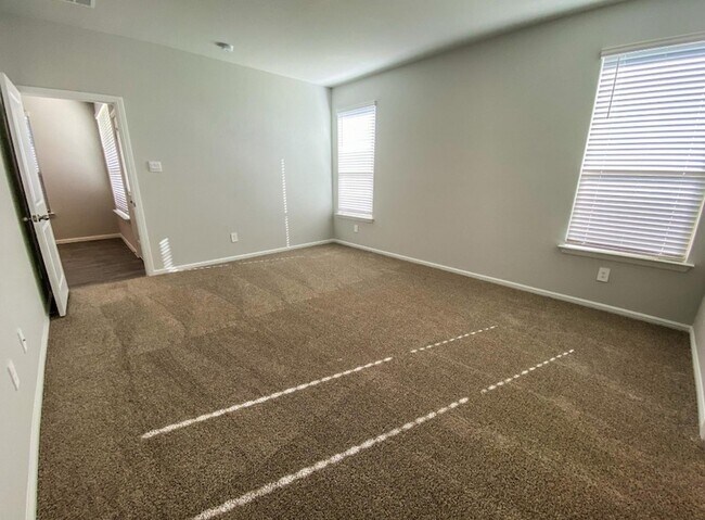 Building Photo - 5400 Gold Pond Dr