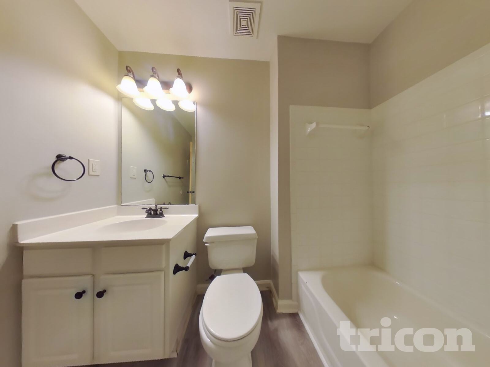 Building Photo - 1017 Chatsworth Ln