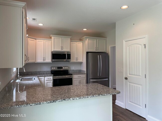 Building Photo - 3135 S Rocklund Ct