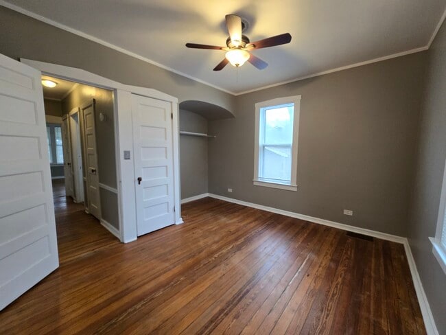 Building Photo - 249 E Park Blvd