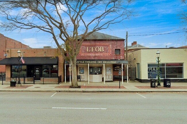 Building Photo - 3070 Lotz Dr