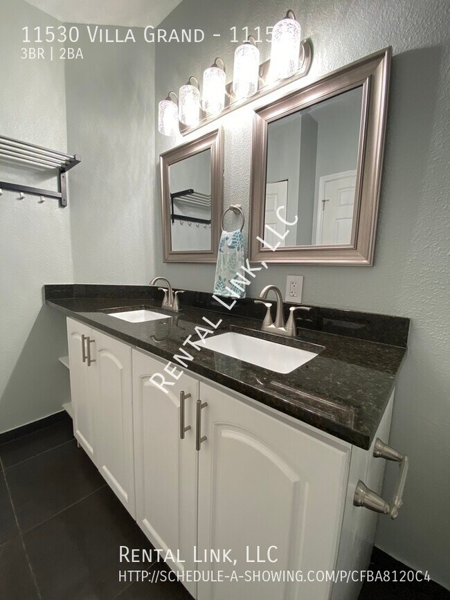 Building Photo - 11530 Villa Grand