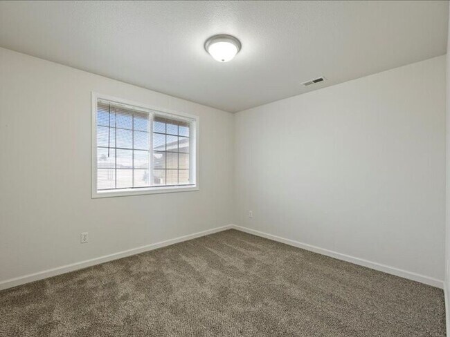 Building Photo - 7912 Quadra Dr