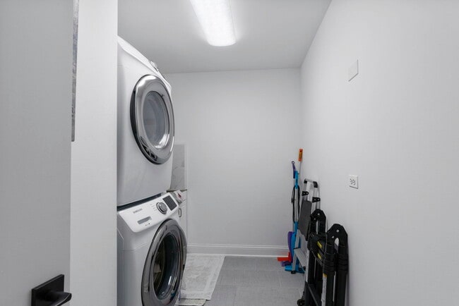 Building Photo - 424 E North Water St