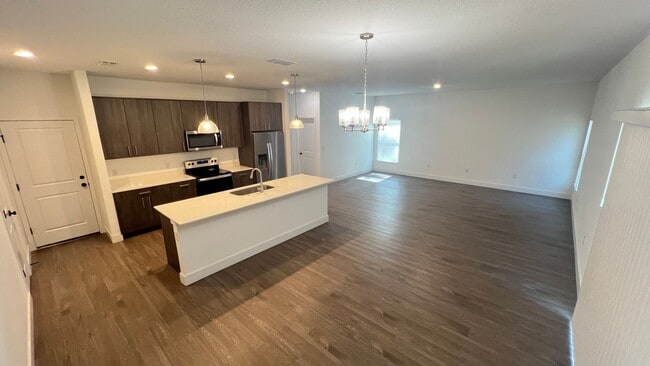 Building Photo - Spacious 4BR Home with Well Water, Pet-Friendly & No HOA