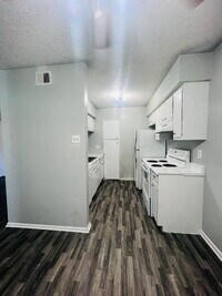 Building Photo - 6929 Timber 201-