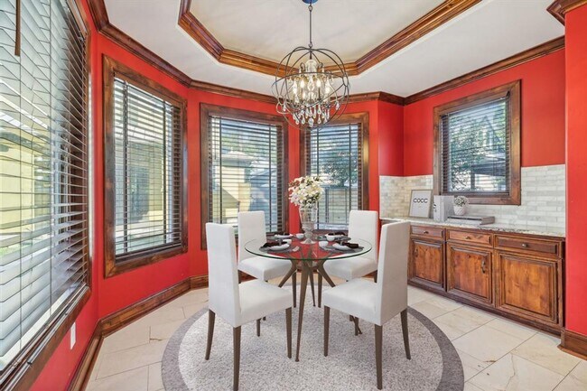 Building Photo - Incredible Unique Downtown Estate