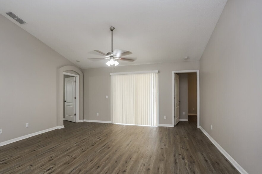 Building Photo - 5910 Erhardt Dr