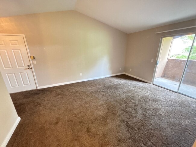 Building Photo - Cozy 1Bed/1Bath 2nd floor Condo in Henderson!