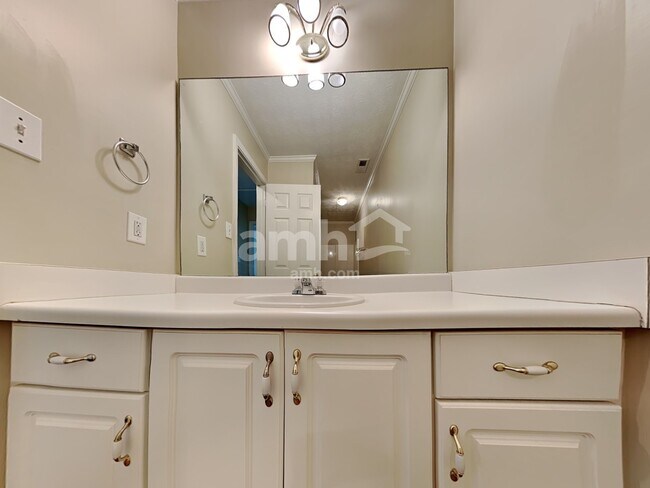 Building Photo - 23 Thorne Berry Dr