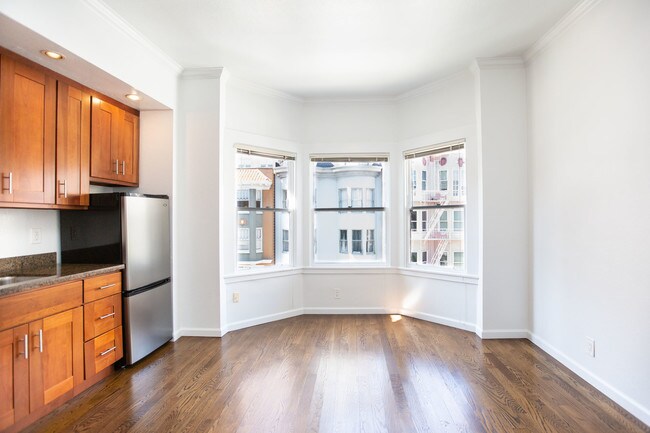 Building Photo - 977 Pine