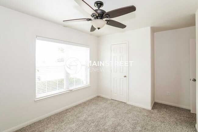 Building Photo - 4 Bedroom Pet-Friendly Home in NEWARK, TX with Main Street Renewal