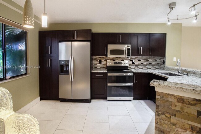 Building Photo - 2213 Cypress Island Dr