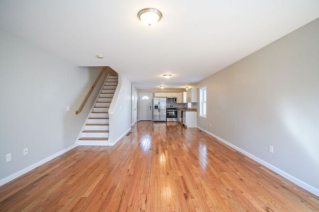 Building Photo - 18 Healey St