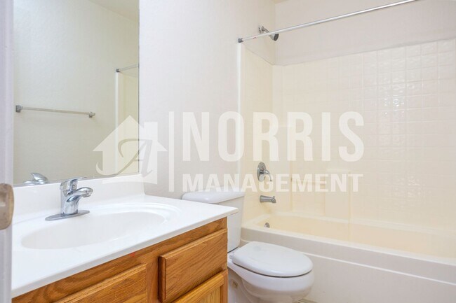 Building Photo - Spacious Home in Magic Ranch in Florence