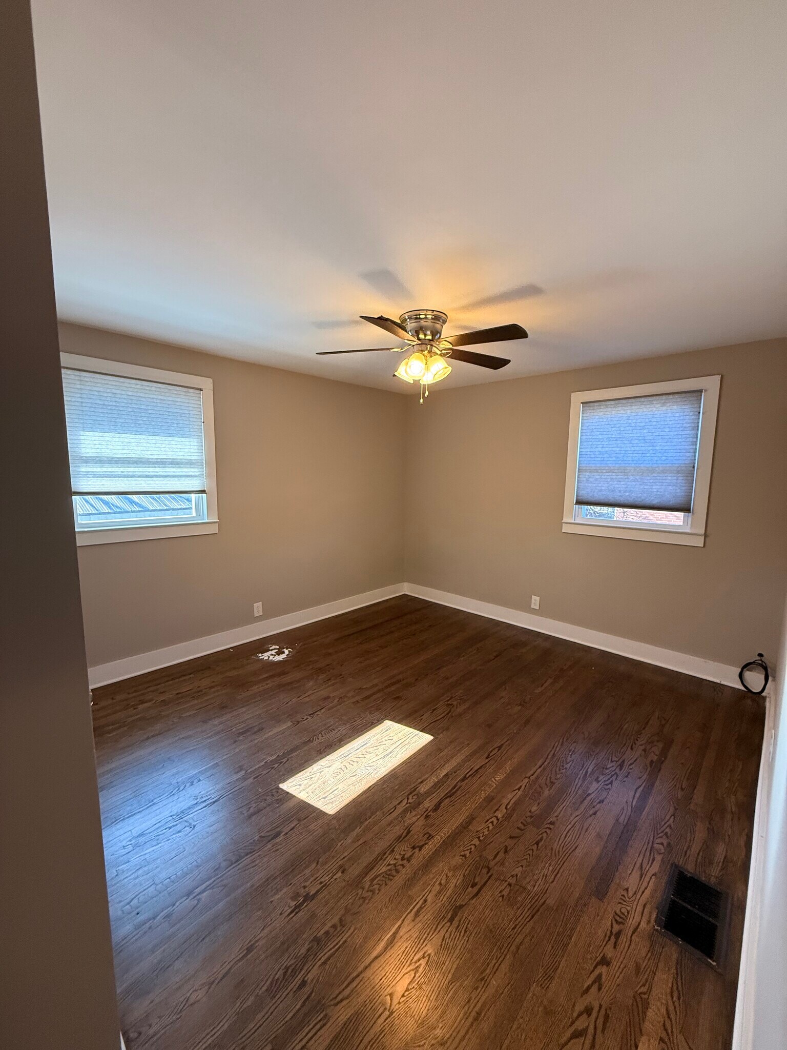 Building Photo - 237 Eisenhower Dr