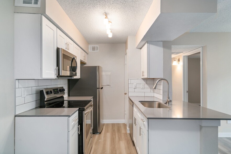 Tides at Lakewood 7150 E Grand Ave Dallas TX 75223 Apartment Finder