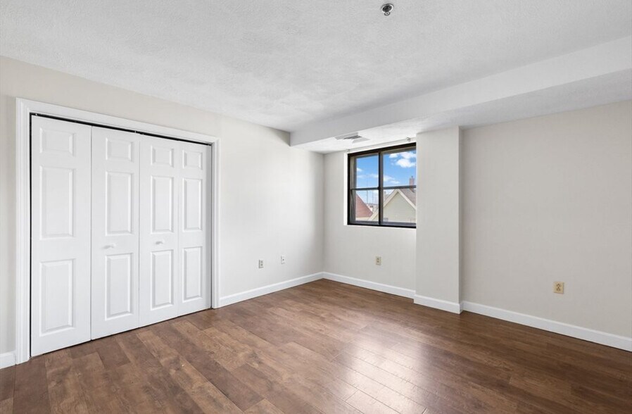 Building Photo - 39 Parlin St