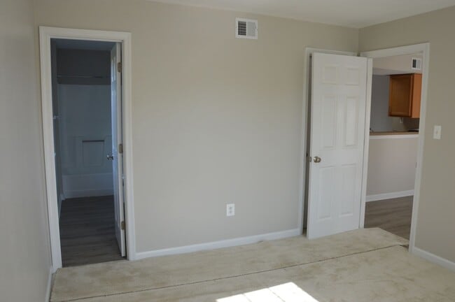 Building Photo - Completely Updated!