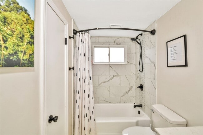 Building Photo - 15 Union Ave